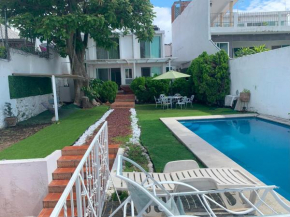 Casa de descanso con alberca y billar en Cuernavaca
